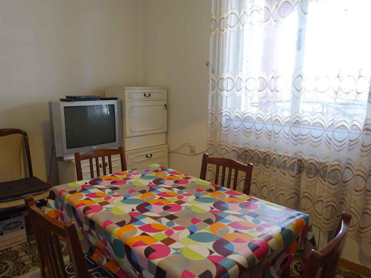 Apartment In Omisalj - Insel Krk 39736 Exterior photo